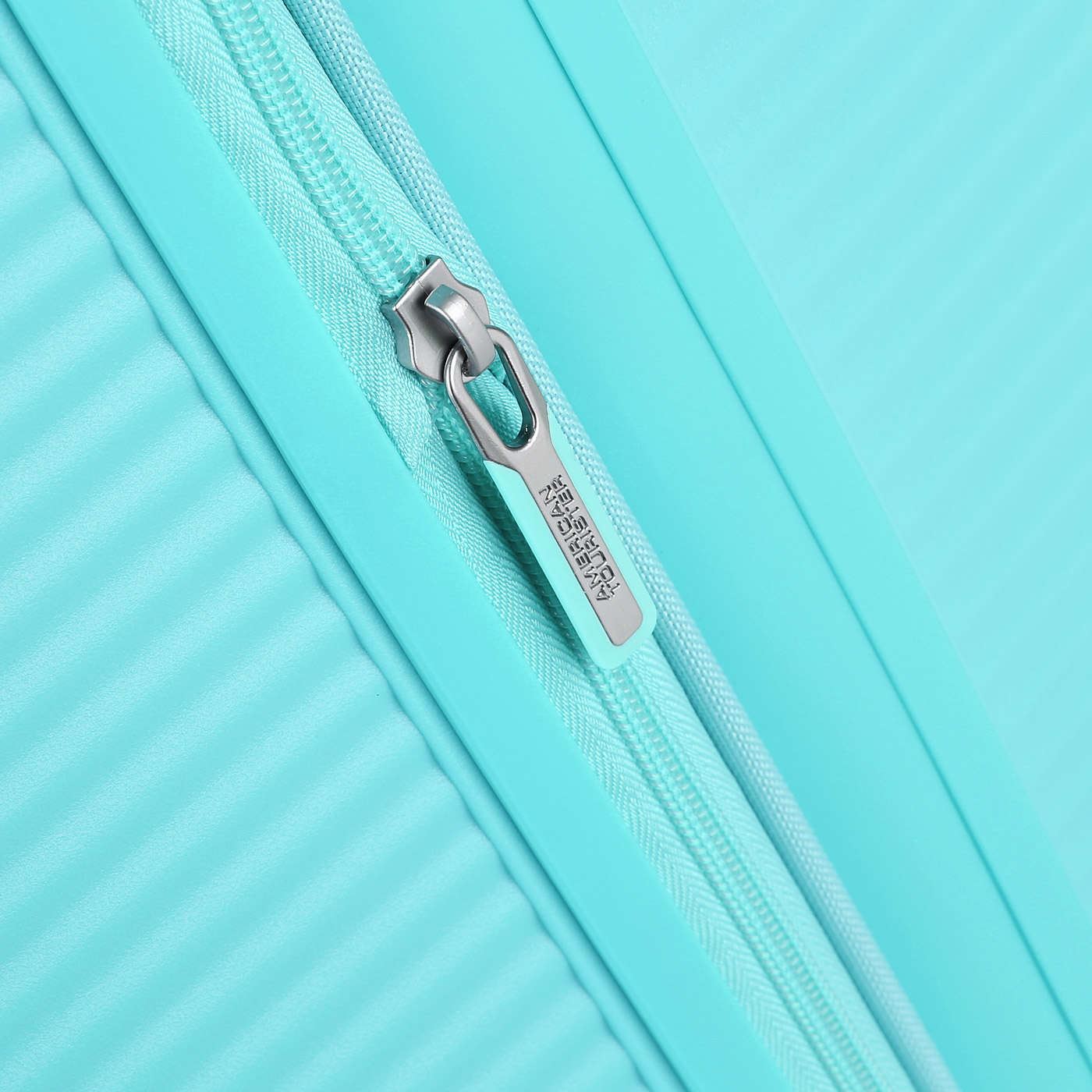 Чемодан American Tourister Soundbox