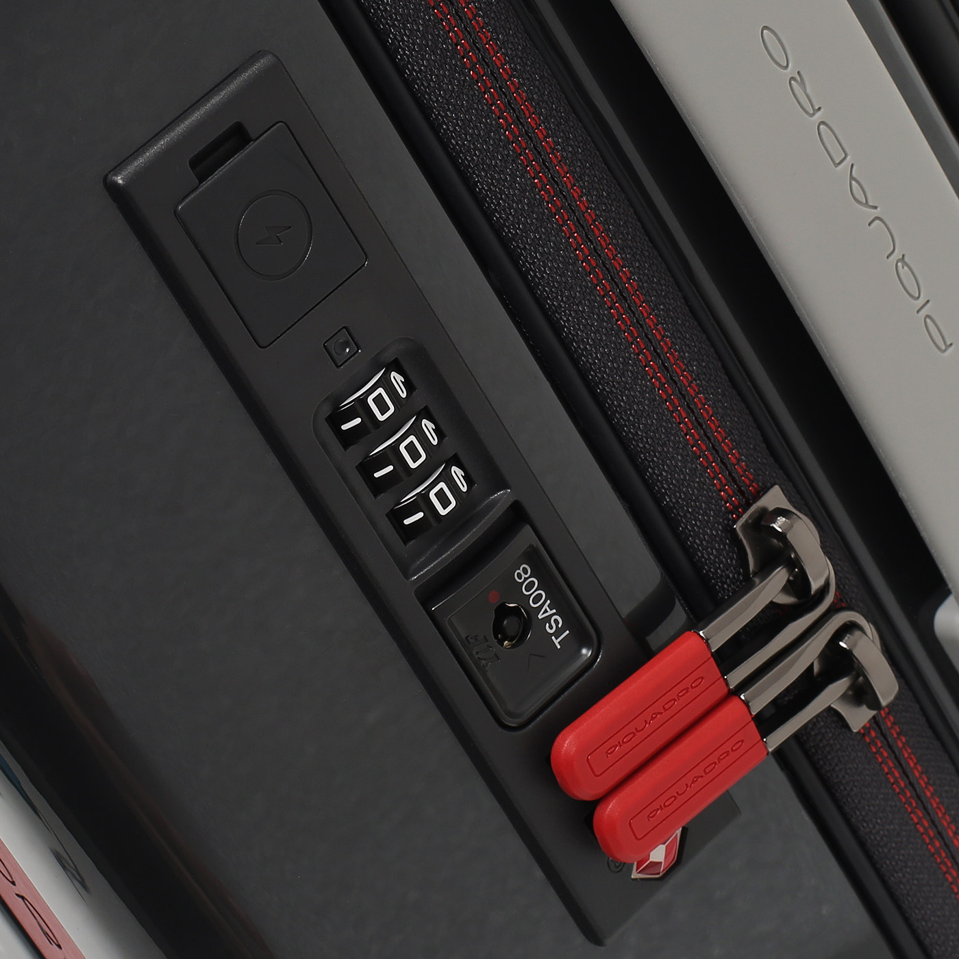 Чемодан для ручной клади из поликарбоната Piquadro PQ Light