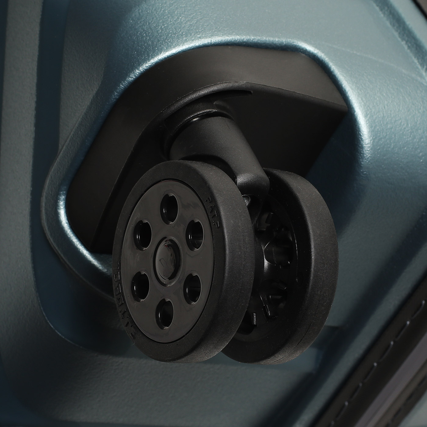 Чемодан большой L из полипропилена Eberhart Chronos