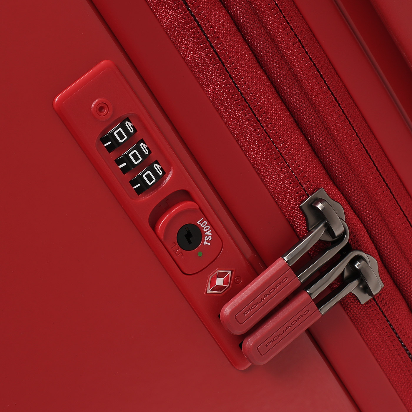 Чемодан средний M из поликарбоната Piquadro PQ Light