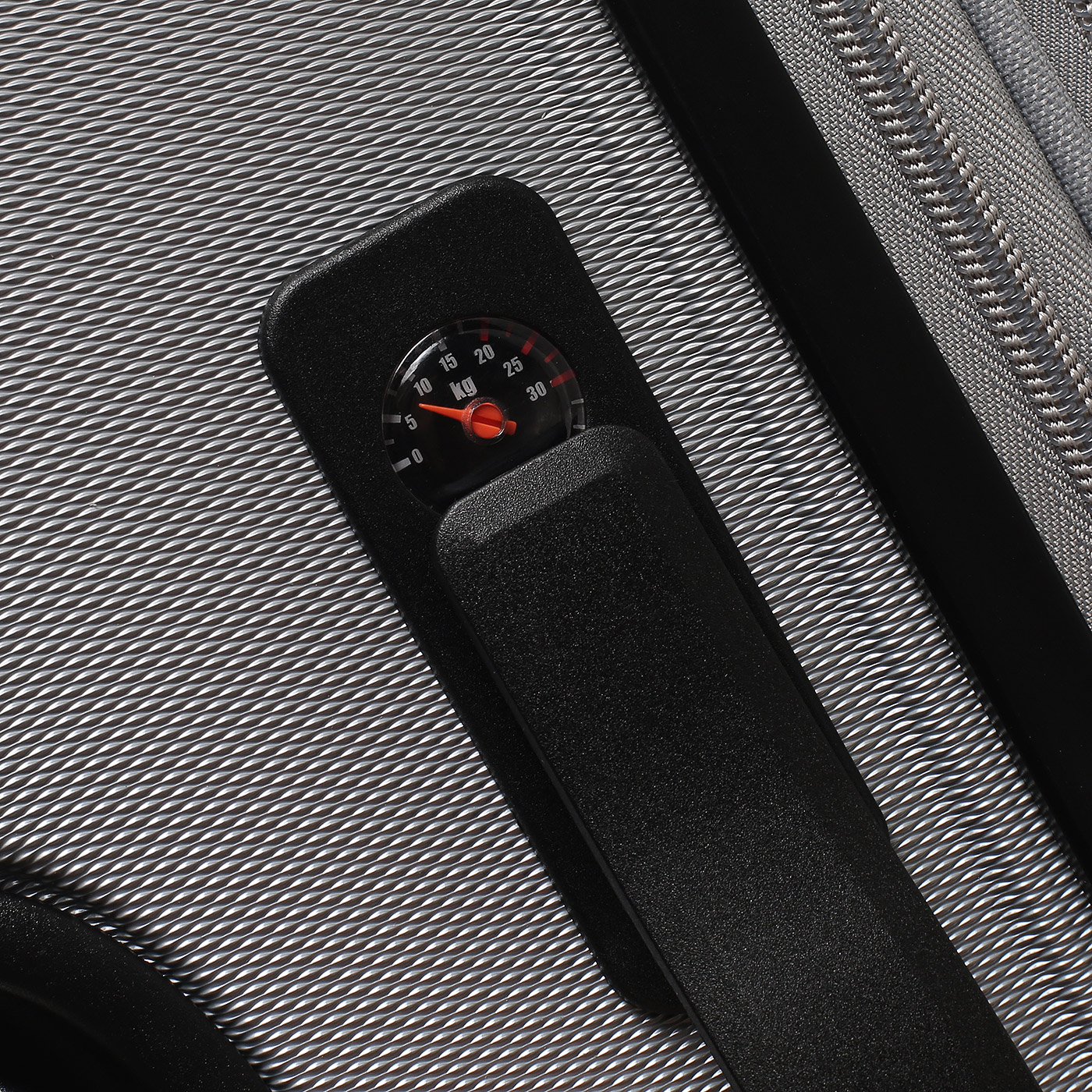 Чемодан средний M из поликарбоната Eberhart Lotus 2.0