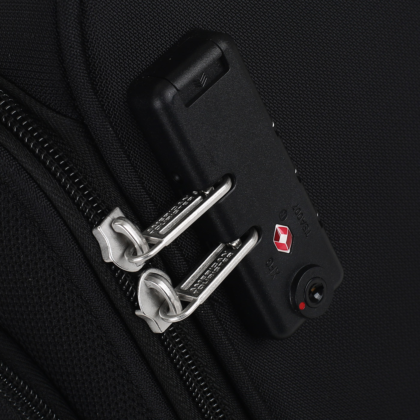 Чемодан для ручной клади тканевый с кодовым замком American Tourister Crosstrack