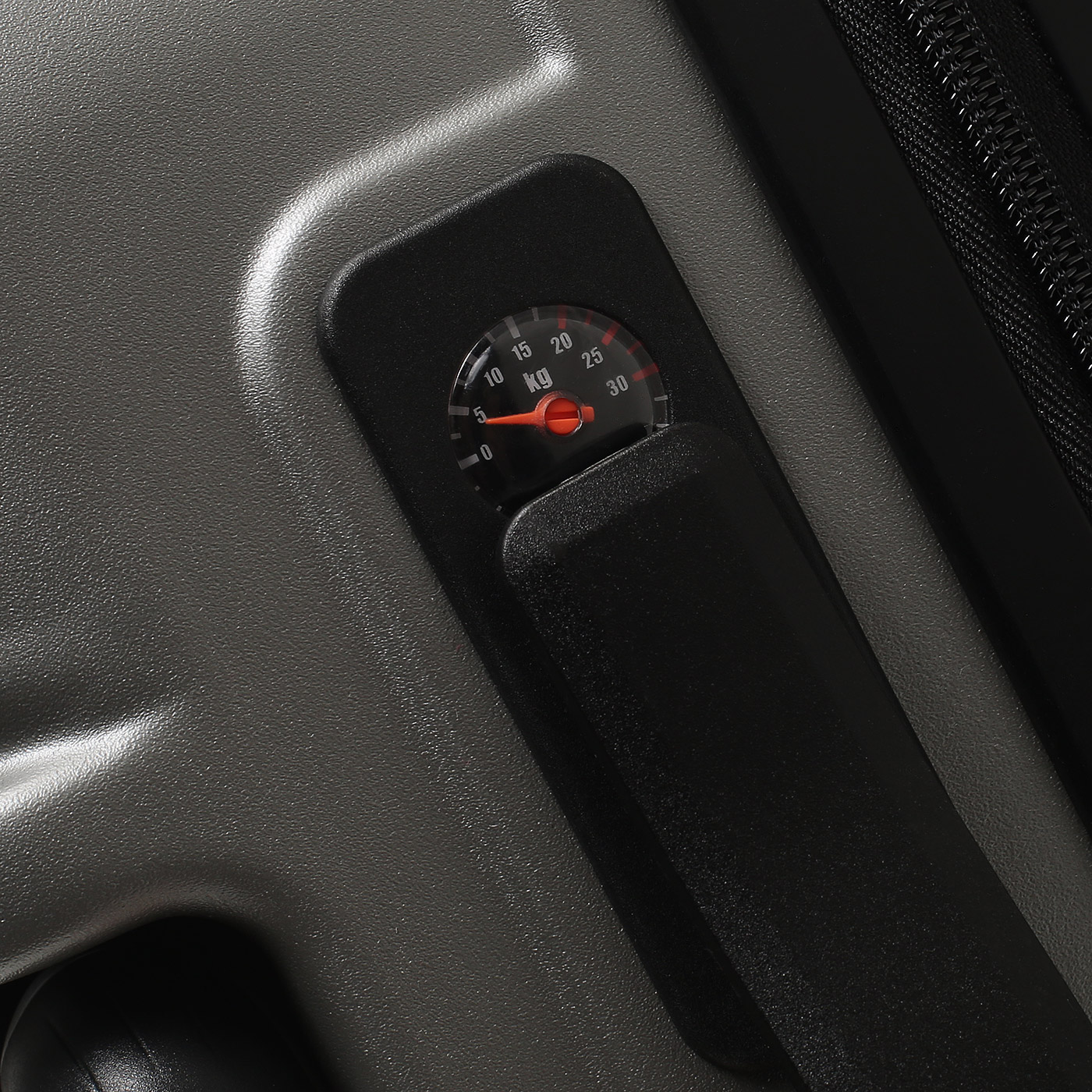 Чемодан средний M из поликарбоната Eberhart Phantom